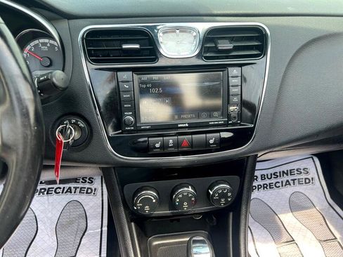 Used 2013 Chrysler 200 Touring image 15