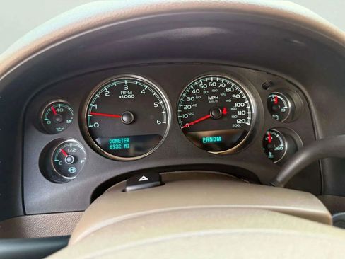 Used 2011 Chevrolet Suburban LTZ image 30