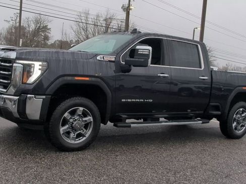 New 2025 GMC Sierra 2500 SLT w/ SLT Premium Package image 4