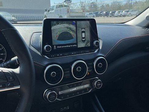 Used 2025 Nissan Sentra SR w/ SR Premium Package image 10