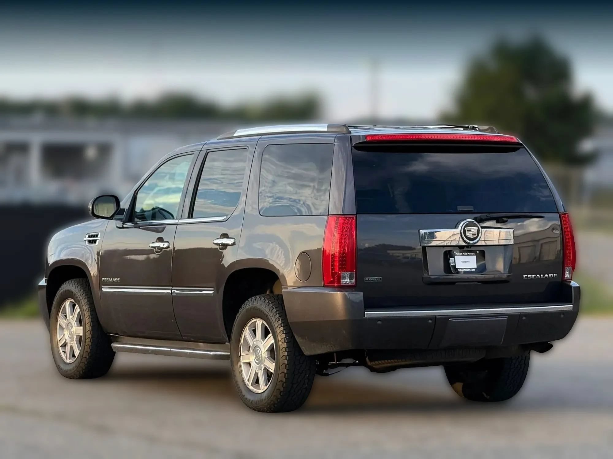 Used 2010 Cadillac Escalade AWD image 10