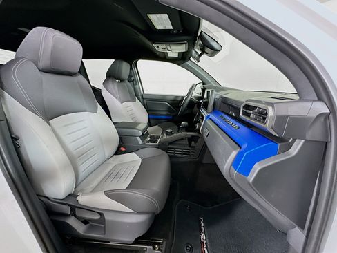 Used 2025 Toyota Tacoma TRD Off-Road image 29