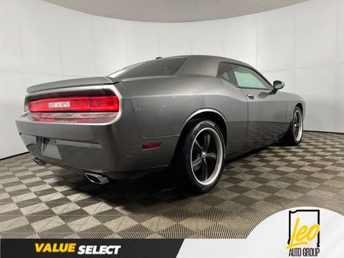 Used 2012 Dodge Challenger R/T RWD image 6