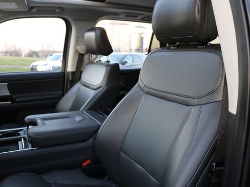 Used 2025 Ford Expedition Active image 20