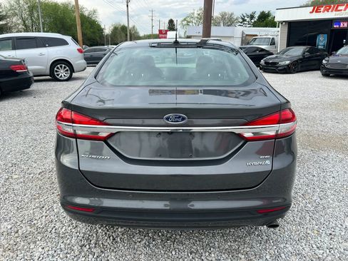 Used 2018 Ford Fusion SE FWD image 7