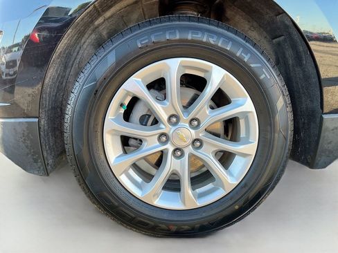 Used 2021 Chevrolet Equinox LS w/ LPO, Blackout Package FWD image 28