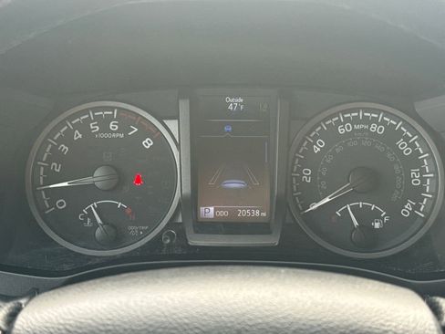 Used 2023 Toyota Tacoma TRD Off-Road image 17