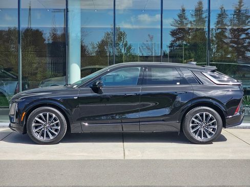 New 2026 Cadillac Lyriq Sport AWD/4WD image 2