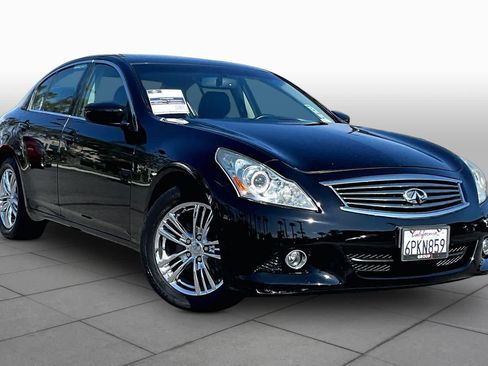 Used 2011 INFINITI G25 Journey w/ Moonroof Pkg RWD image 2