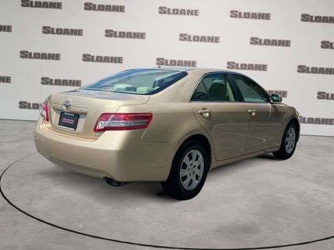 Used 2011 Toyota Camry LE FWD image 5