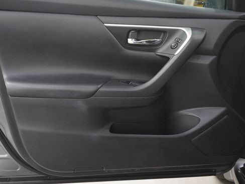 Used 2016 Nissan Altima 2.5 S w/ Power Driver Seat Package FWD image 17