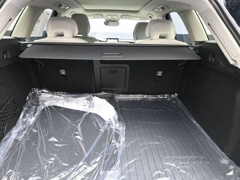 New 2026 Volvo XC60 B5 Ultra w/ Protection Package Premier AWD/4WD image 32