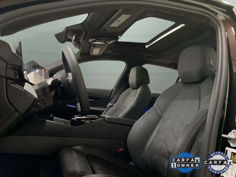 Used 2025 BMW 530i xDrive image 22