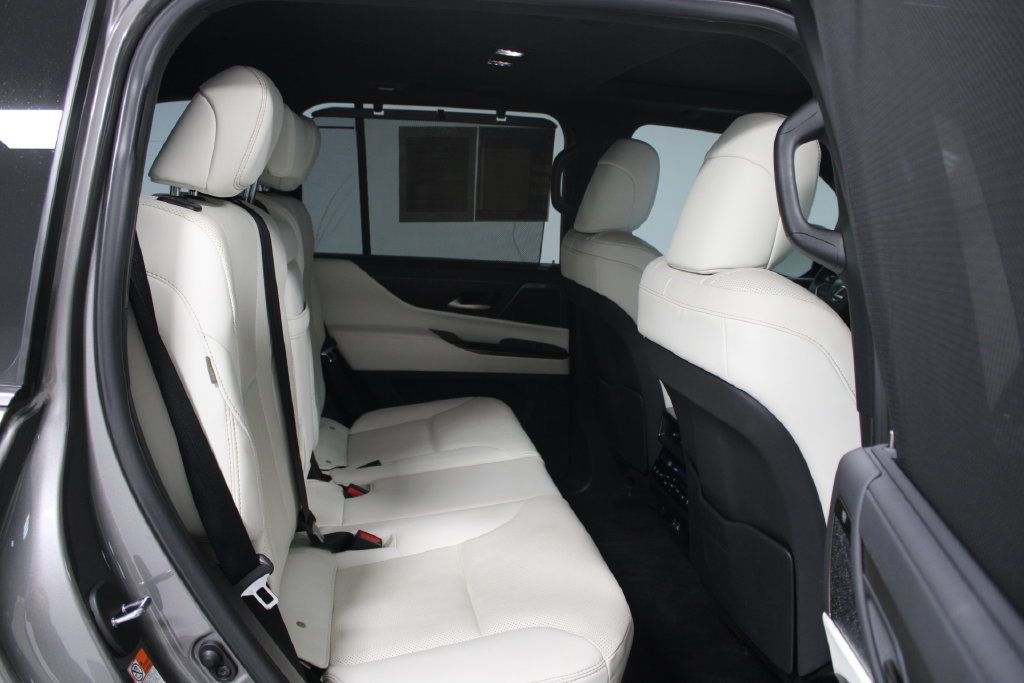 Used 2024 Lexus LX 600 4WD w/ Luxury Package image 33