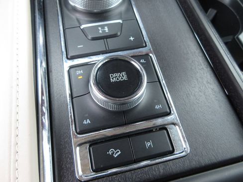 Used 2023 Ford Expedition Platinum AWD/4WD image 21