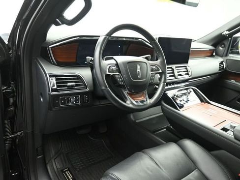 Certified 2023 Lincoln Navigator Reserve AWD/4WD image 9
