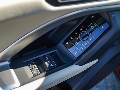 New 2025 Audi Q5 Premium image 23