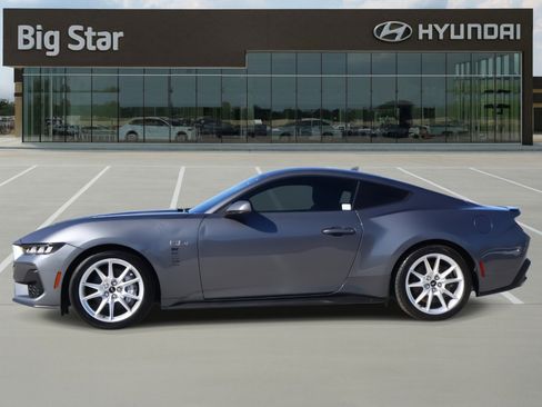 Used 2024 Ford Mustang GT Premium image 2