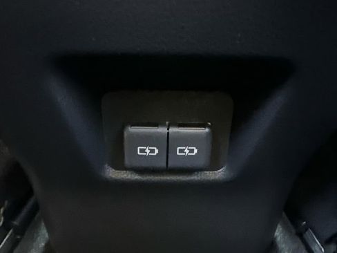 Used 2023 Toyota RAV4 Limited image 18