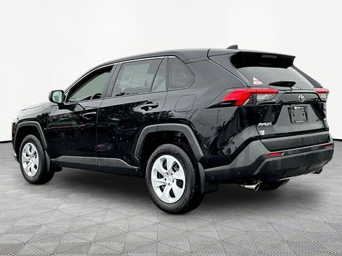 Used 2023 Toyota RAV4 LE FWD image 4