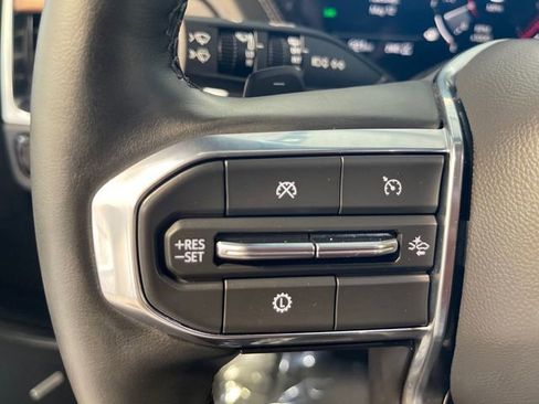 Used 2025 GMC Yukon XL Denali AWD/4WD image 7