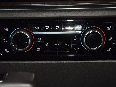 Used 2022 Chevrolet Silverado 1500 High Country w/ High Country Premium Package image 30