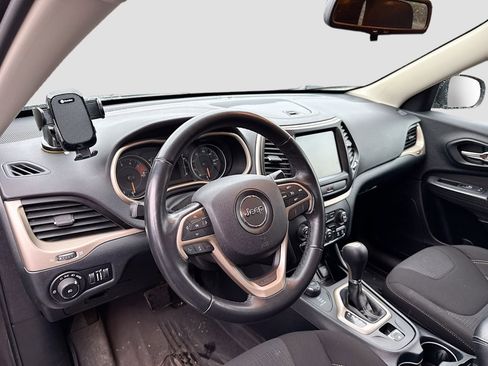 Used 2016 Jeep Cherokee Latitude image 9