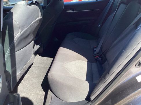 Used 2018 Toyota Camry LE image 11