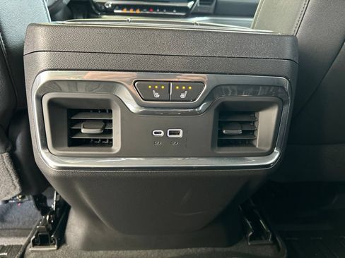 Used 2026 GMC Sierra 1500 SLT AWD/4WD image 13