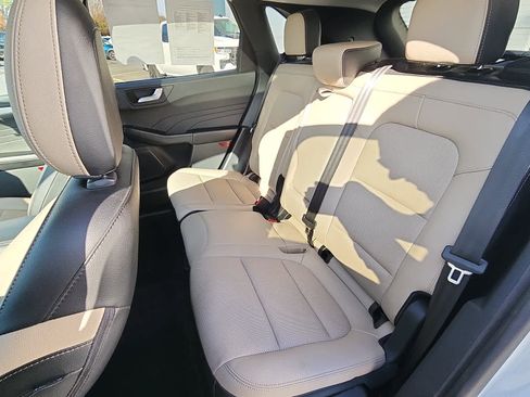 Used 2022 Ford Escape SEL w/ Technology Package image 7