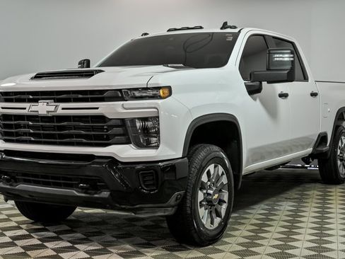 Certified 2024 Chevrolet Silverado 2500 Custom w/ Custom Value Package image 4