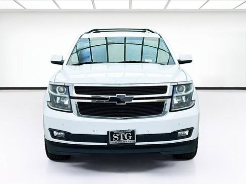 Used 2017 Chevrolet Suburban LT w/ Luxury Package image 2