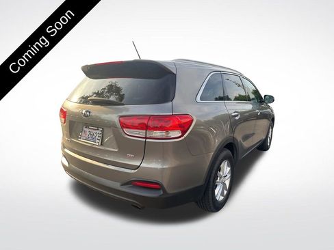 Used 2016 Kia Sorento AWD image 5