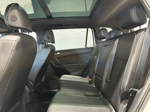Used 2022 Volkswagen Tiguan SE R-Line AWD/4WD image 15