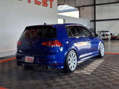 Used 2017 Volkswagen Golf R 4-Door image 7