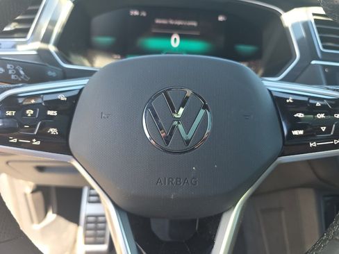 Used 2023 Volkswagen Tiguan SE R-Line AWD/4WD image 24