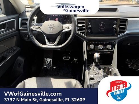 Certified 2023 Volkswagen Atlas SEL R-Line AWD/4WD image 16