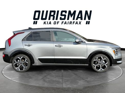 Certified 2025 Kia Niro EX Touring image 7