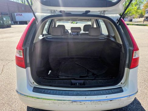 Used 2012 Hyundai Elantra w/ Preferred Pkg FWD image 9