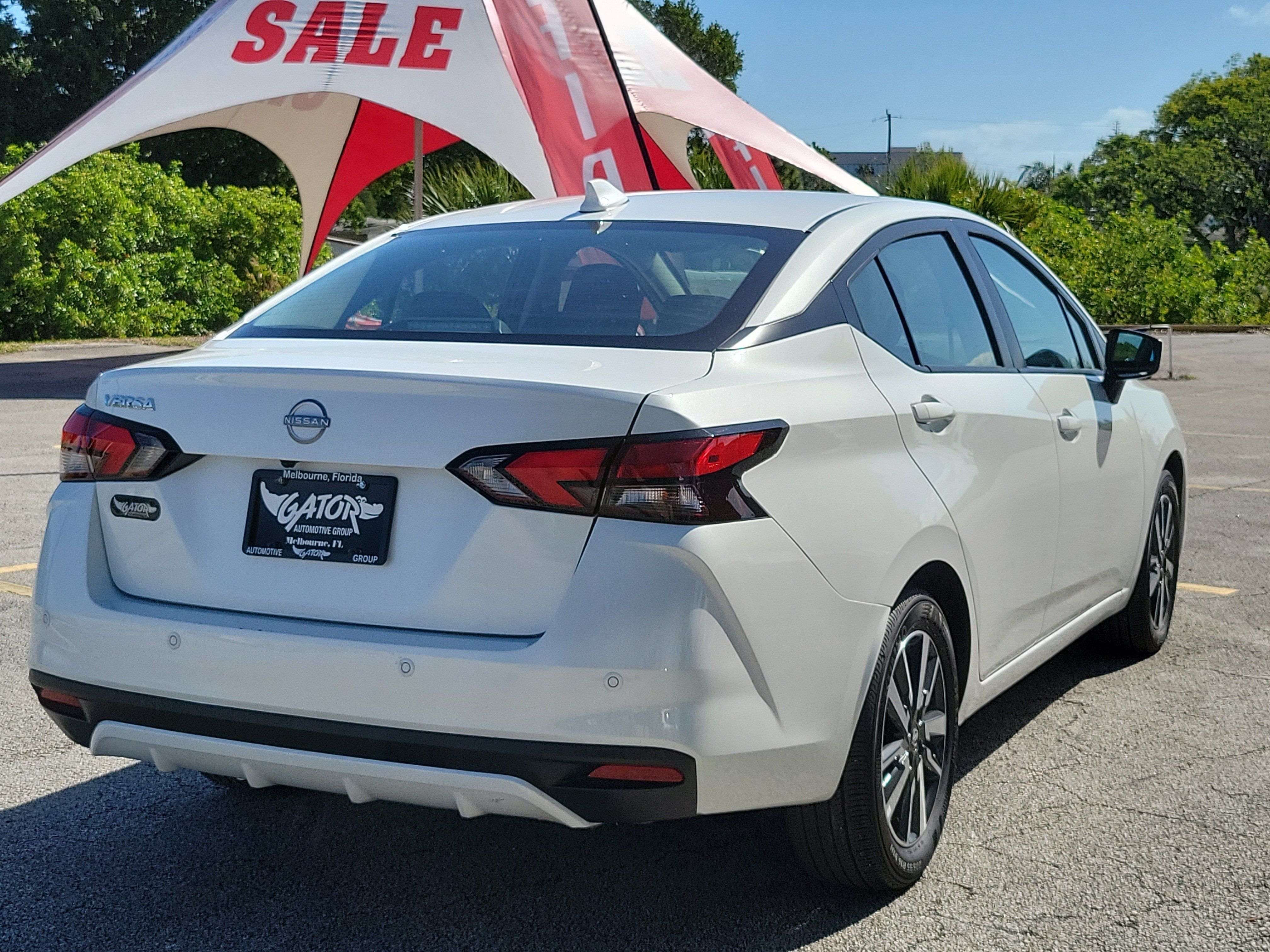 Used 2025 Nissan Versa SV FWD image 4