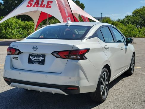 Used 2025 Nissan Versa SV image 4