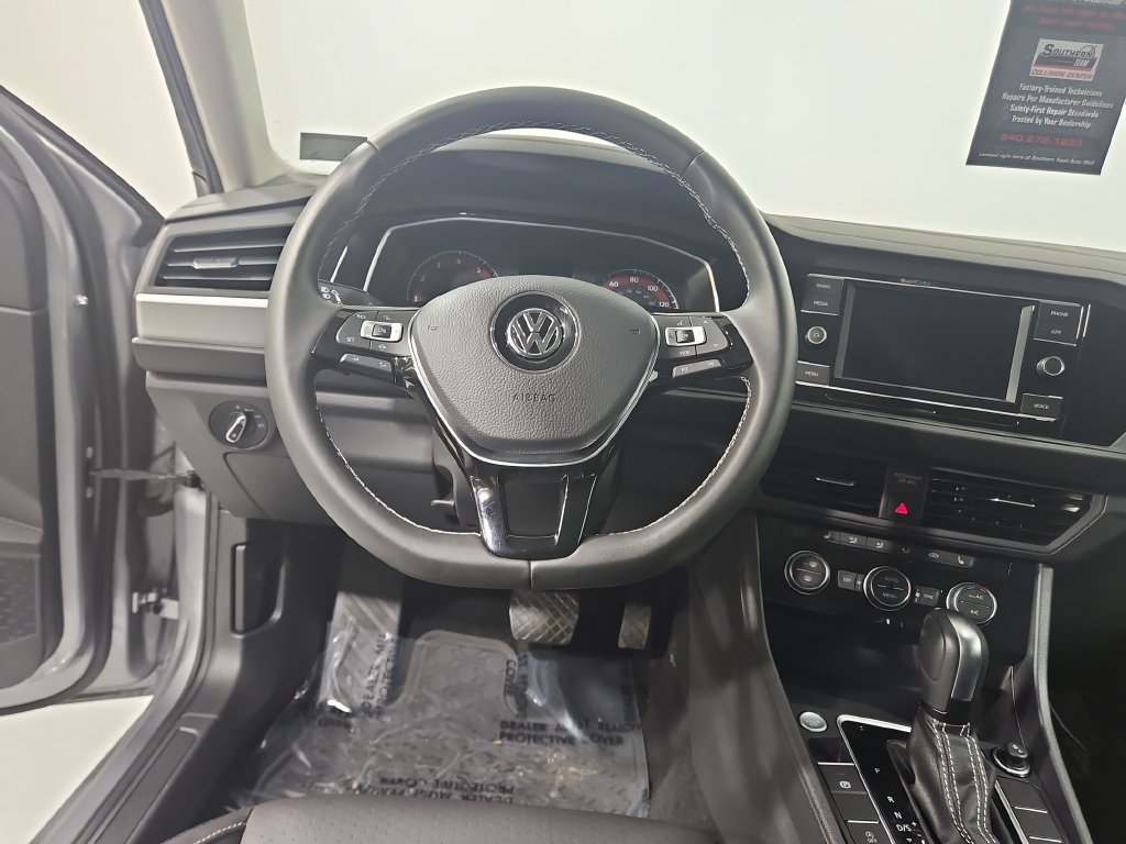 Used 2021 Volkswagen Jetta SE FWD image 13