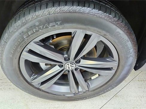 Used 2021 Volkswagen Atlas Cross Sport SE w/ Panoramic Sunroof Package image 58