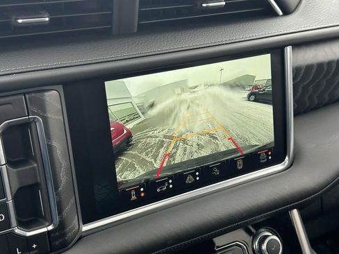 Used 2024 GMC Yukon Denali w/ Advanced Technology Package image 31