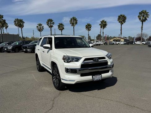 Used 2018 Toyota 4Runner Limited image 3
