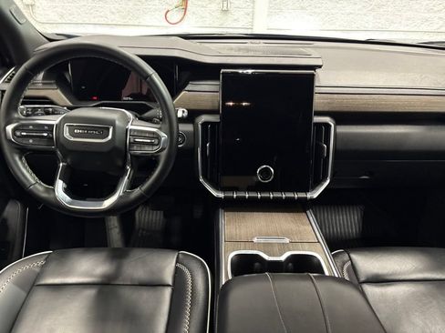 Used 2025 GMC Acadia Denali AWD/4WD image 12