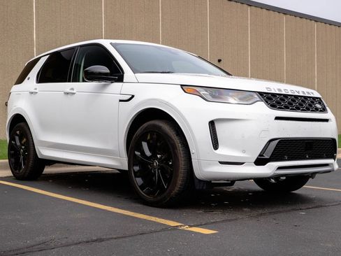 Used 2025 Land Rover Discovery Sport S image 2