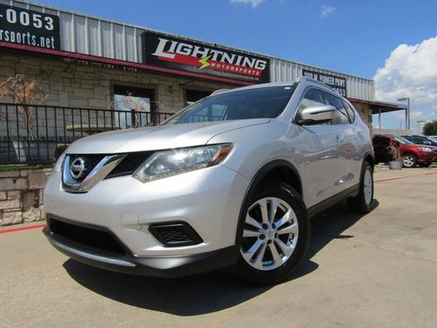 Used 2016 Nissan Rogue SV w/ SV Moonroof Package FWD image 1
