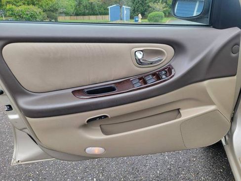 Used 2000 Nissan Maxima GXE image 9