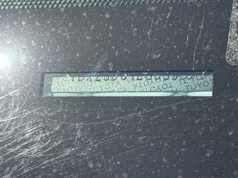 Used 2020 Toyota Sienna SE w/ Carpet Mat Package FWD image 9